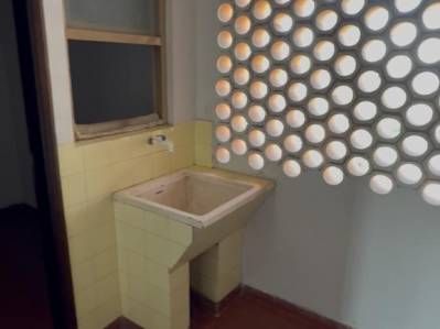 Alquilo amplio departamento de 2 dormitorios y servicio en el Edificio Esmeralda