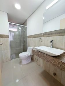 Alquilo Amplio Departamento De 3 Habitaciones, Barrio Recoleta. Foto 5 de 10