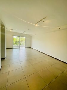 Alquilo Amplio Departamento. 2 Dormitorios. Cod Cp