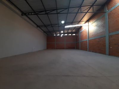 Alquilo Amplio Depósito A Estrenar Zona Trasera Del Aeropuerto. Cod Lg