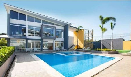 Alquilo bella casa en San Pablo de Heredia, Condominio Via Heredia $1000