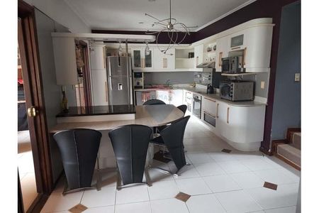 ALQUILO CASA A ESTRENAR EN YCUA SATÍ. ASUNCIÓN Picture 3 of 10