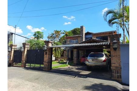 ALQUILO CASA A ESTRENAR EN YCUA SATÍ. ASUNCIÓN Picture 2 of 10