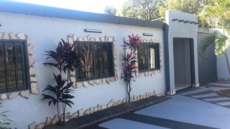 ALQUILO casa con piscina en Luque barrio América zona Hotel Bourbon y Confederación