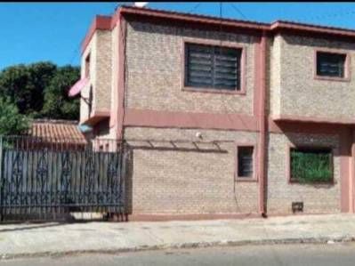 Alquilo Casa en Barrio Cerrado.