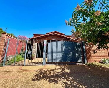 ALQUILO CASA EN BARRIO HERRERA