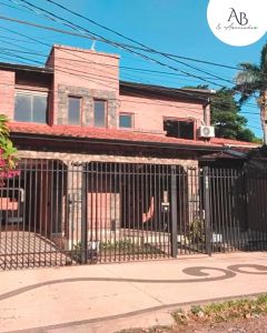 ALQUILO CASA EN BARRIO MBURUCUYA