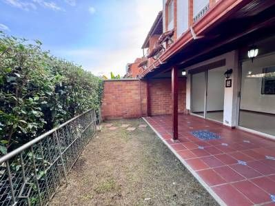 ALQUILO CASA EN CONDOMINIO EN CIUDAD JARDIN CALI