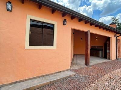 Alquilo casa en Luque, Barrio Campo Grande