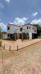 ALQUILO CASA EN LUQUE LAURELTY COD 6454