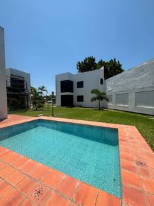 ALQUILO CASA ESTILO COLONIAL EN LUQUE CENTRO COD 3033