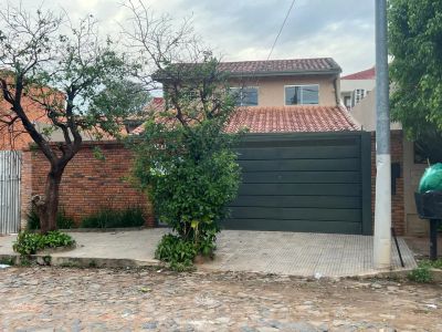 Alquilo Casa Para Oficina O Consultorios - Barrio Herrera
