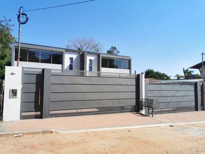 Alquilo Casa Pareada, Estilo Minimalista A Estrenar. Luque. Cod Es