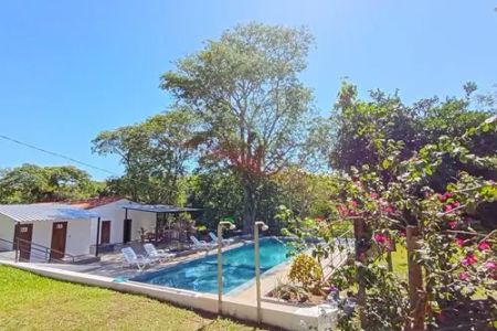 Alquilo casa quinta semi amoblada en Atyra