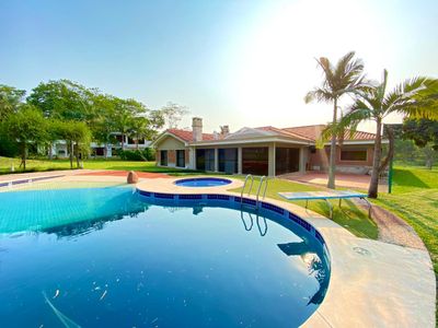 Alquilo Casa semiamoblada en el YACHT Y GOLF CLUB PARAGUAYO