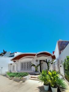 Alquilo casa zona Los Laureles