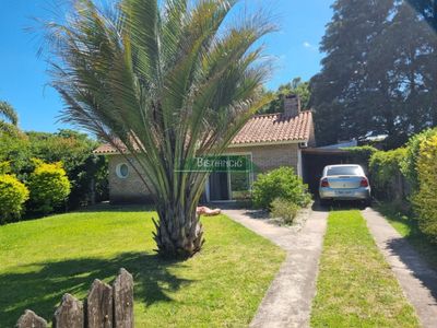 Alquilo chalé 2 dorm 1 baño jardín cochera parrilla barrio privado.