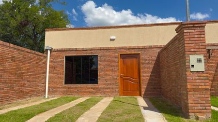 ALQUILO CHALET EN LIMPIO COD: 3283