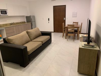 Alquilo Departamento Amoblado De 2 Dormitorios Zona Los Laureles. Cod: