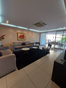 Alquilo Departamento Amoblado De 3 Dormitorios En Suite. Las Mercedes.