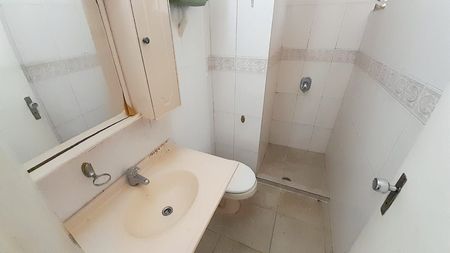 Alquilo Departamento de 2 Dormitorios zona la Negrita Centro de Asunción Picture 3 of 6