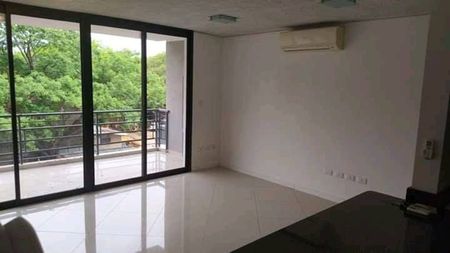 Alquilo Departamento De Dos Dormitorios. Parque Peron. Lambare. Cod