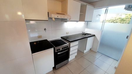 Alquilo Departamento en 2 Dormitorios - Barrio Mburucuyá - zona La Vienesa    Foto 5 de 10