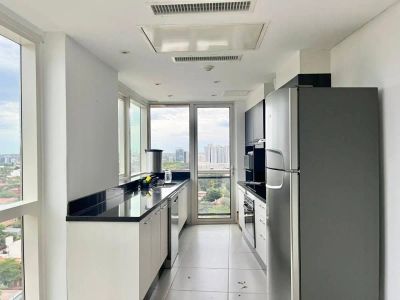 ALQUILO DPTO DE 4 SUITES + SERVICIO EN THE TOWER - AMOBLADO - 270 m2