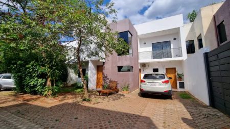 Alquilo Duplex Amoblado