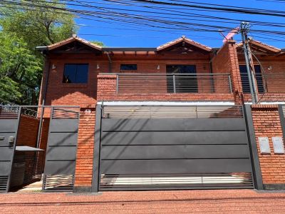 Alquilo Dúplex de tras de la Conmebol