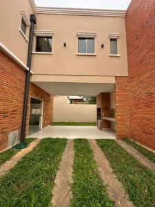 ALQUILO DUPLEX EN LUQUE ZONA MERLO  Foto 2 de 9