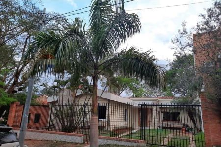 ALQUILO HERMOSA CASA EN LOS LAURELES