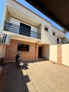 ALQUILO HERMOSO DUPLEX EN LAMBARE COD: 6287