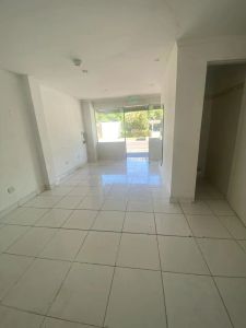 ALQUILO LOCAL COMERCIAL EN EL CORAZÓN DE LOS LAURELES