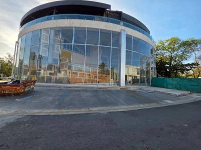 ALQUILO LOCAL COMERCIAL EN PASEO LOS ARBOLES