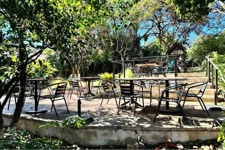 ALQUILO LOCAL COMERCIAL EN PIEDADES DE SANTA ANA.