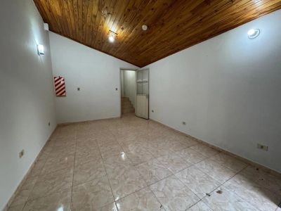 ALQUILO LOCAL COMERCIAL- RECOLETA - ASUNCIÓN 