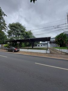 Alquilo Local sobre Mcal Lopez