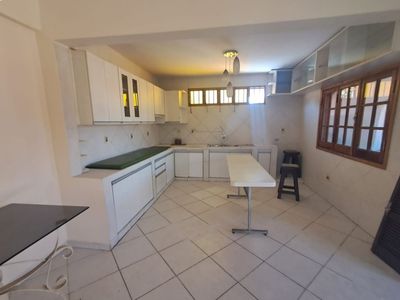 ALQUILO! MODERNO DPTO DE 2 HAB C/GARAGE , EN BARRIO OBRERO , A 5 CUADRAS DE FELIX BOGADO! Foto 2 de 4