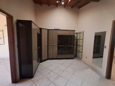 ALQUILO! MODERNO DPTO DE 2 HAB C/GARAGE , EN BARRIO OBRERO , A 5 CUADRAS DE FELIX BOGADO! Foto 3 de 4