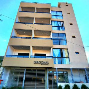 ALQUILO MODERNO MONOAMBIENTE TIPO LOFT EN KM 8, CDE Imagem 5 de 8