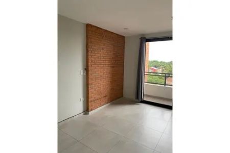 Alquilo monoambiente en barrio Los Laureles