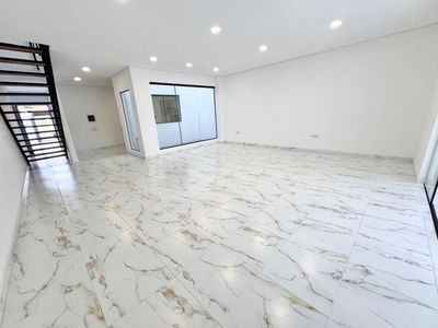 ALQUILO O VENDO DUPLEX A ESTRENAR EN LUQUE CUARTO BARRIO COD 4460