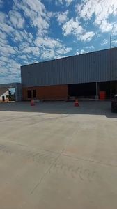 Alquilo Oficina-deposito A Partir De 1100 M2 En Luque, Primer Barrio.