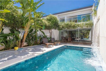 Alquilo Residencia en Asunción barrio Herrera 