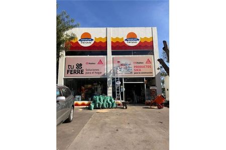 ALQUILO SALON COMERCIAL 150 MTS2 LUQUE