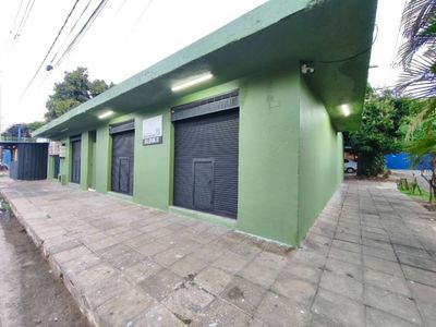 ALQUILO SALONES COMERCIALES EN FERNANDO DE LA MORA ZONA NORTE