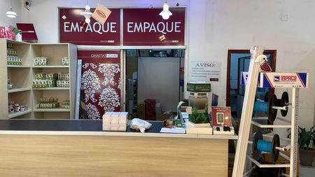 Alquilo Show Room con Deposito de 363 m2 en Asuncion zona Comisaria 7ma y Morquio Foto 4 de 7