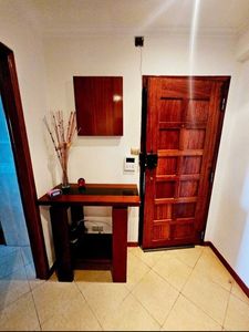 Aluga-se Quarto Individual a Rapariga/ Senhora