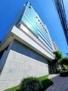 Aluga-se Sala Comercial com 340m² e 4 Vagas no Bairro Moinhos de Vento em Porto Alegre